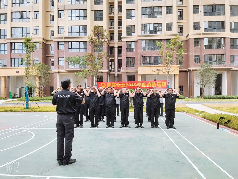 常德市康都物業(yè)服務(wù)有限公司,常德保安服務(wù)公司,保潔服務(wù),墻外高空清洗服務(wù)