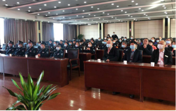 常德市康都物業(yè)服務(wù)有限公司,常德保安服務(wù)公司,保潔服務(wù),墻外高空清洗服務(wù)